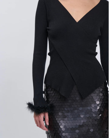 Maglia scollo a V con polsini piuma