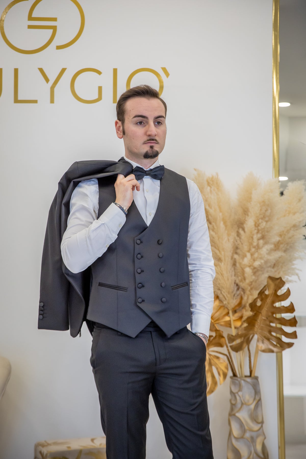 MULISH - Abito Uomo Nero Tre Pezzi con gilet Immagine principale del prodotto